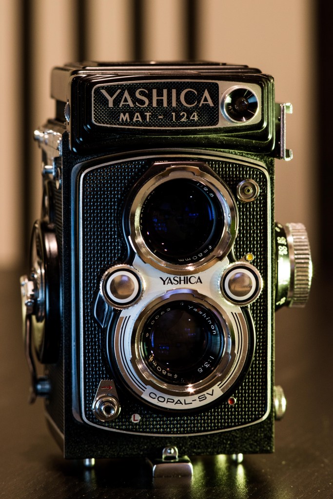 Yashica Mat-124